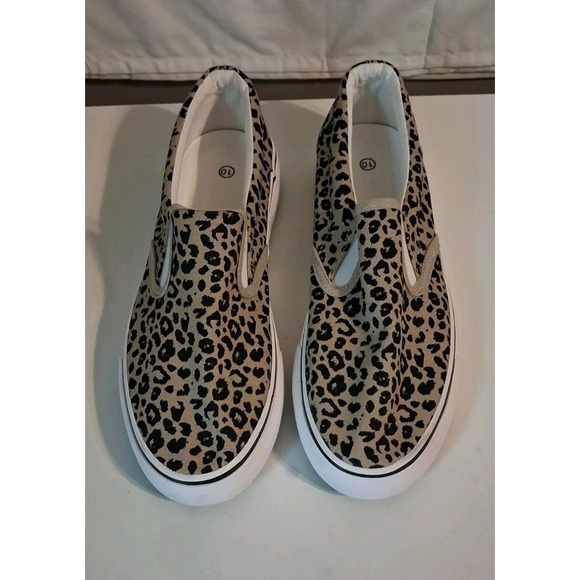 SHEIN Shoes - Shein Low-Top Slip Ons Women's Fashion Sneakers Casual Canvas  Size 10 NWOT